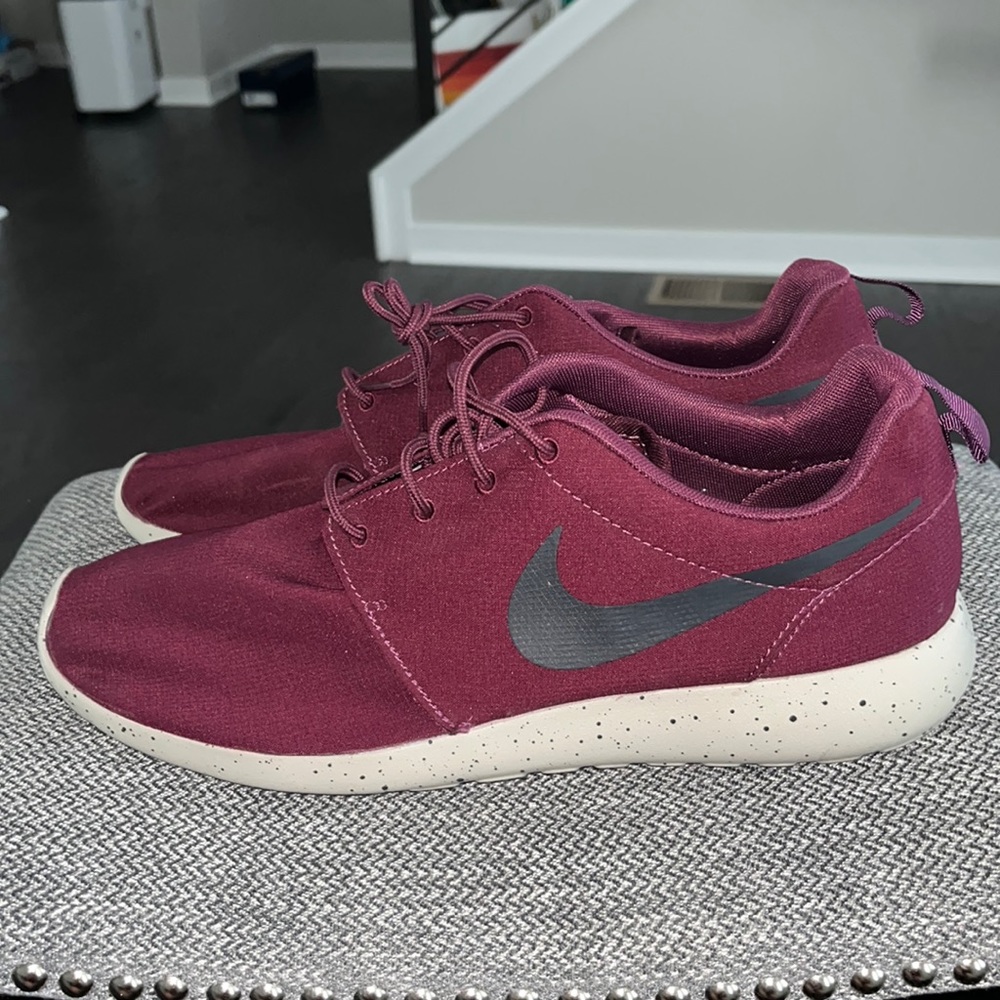 Nike Roshe Run Sneakers